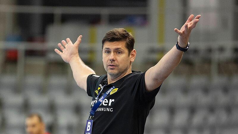 Coburgs Trainer Alois Mraz musste mit ansehen, wie seine Mannschaft erneut in der zweiten Halbzeit den Faden verlor und in Nordhorn klar unterlag.