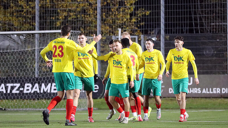 Jubel bei der DJK Bamberg nach dem 1:0 durch Fabian Trunk. Jubel bei der DJK Bamberg nach dem 1:0 durch Fabian Trunk.