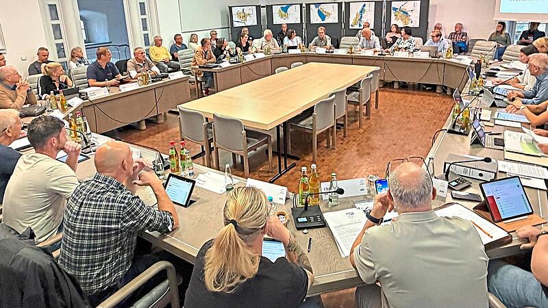 Viele Besucher h&ouml;rten der Diskussion &uuml;ber die Kindergartengeb&uuml;hren im Stadtrat zu.