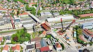Während der elf Tage Annafest soll der Zugang zur provisorischen Fußgängerbrücke  aus Sicherheitsgründen verboten werden. Annafest-Besucher, Anlieger und Schüler müssen mit starken Einschränkungen und Verkehrsproblemen rechnen.Forchheim & Fränkische Schweiz