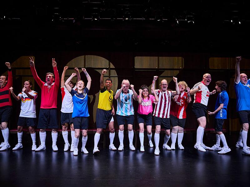 Urauff&uuml;hrung &laquo;Heulen mit den W&ouml;lfen&raquo;