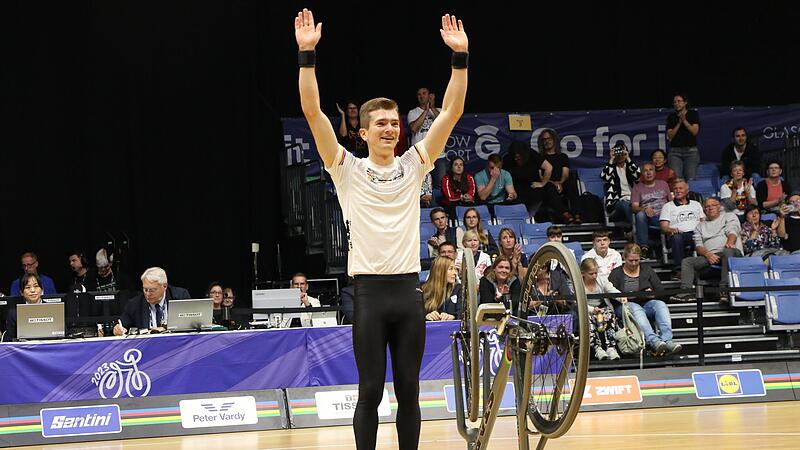Er hat es wieder getan: Lukas Kohl ist zum siebten Mal Kunstradweltmeister.Forchheim & Fr&auml;nkische Schweiz