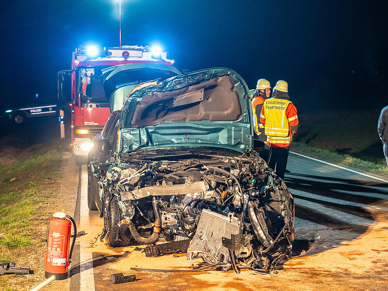 Folgenschwerer Frontalcrash fordert zwei SchwerverletzteFrontalcrash Kleinsendelbach