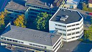 Dieser Bürokomplex in der Benzstraße 9 in Bamberg soll als Notfall-Unterkunft für bis zu 200 Geflüchtete hergerichtet werden. Anwohner fühlen sich von der Stadt nicht hinreichend informiert.