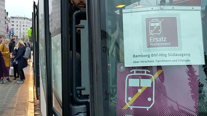 Sie sollen ab Freitag für eine Woche die Züge zwischen Nürnberg und Bamberg ersetzen. Schon jetzt ist klar, dass sich viele Pendler ins Auto statt in die Busse des Ersatzverkehrs setzen werden. Sie sollen ab Freitag für eine Woche die Züge zwischen Nürnberg und Bamberg ersetzen. Schon jetzt ist klar, dass sich viele Pendler ins Auto statt in die Busse des Ersatzverkehrs setzen werden.