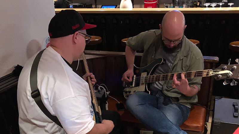 Sie trafen ebenfalls den richtigen Ton: Sebastian Schmitt (links) und Johannes Schlereth aus dem Du Holz-Team.