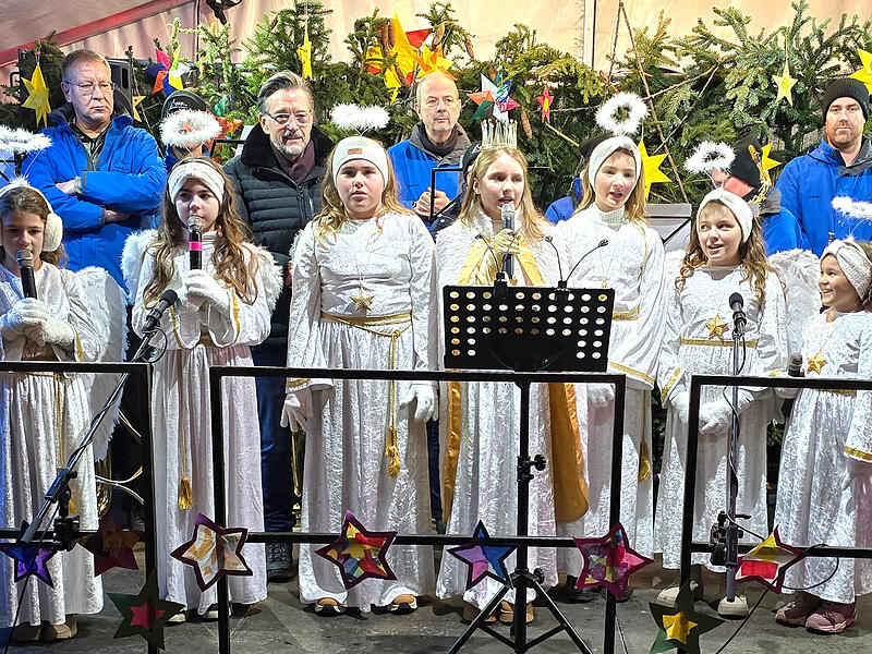 Schlossweihnacht Adelsdorf 2024Adelsdorfer Schlossweihnacht Die schönsten Impressionen der Schlossweihnacht Adelsdorf 2024.