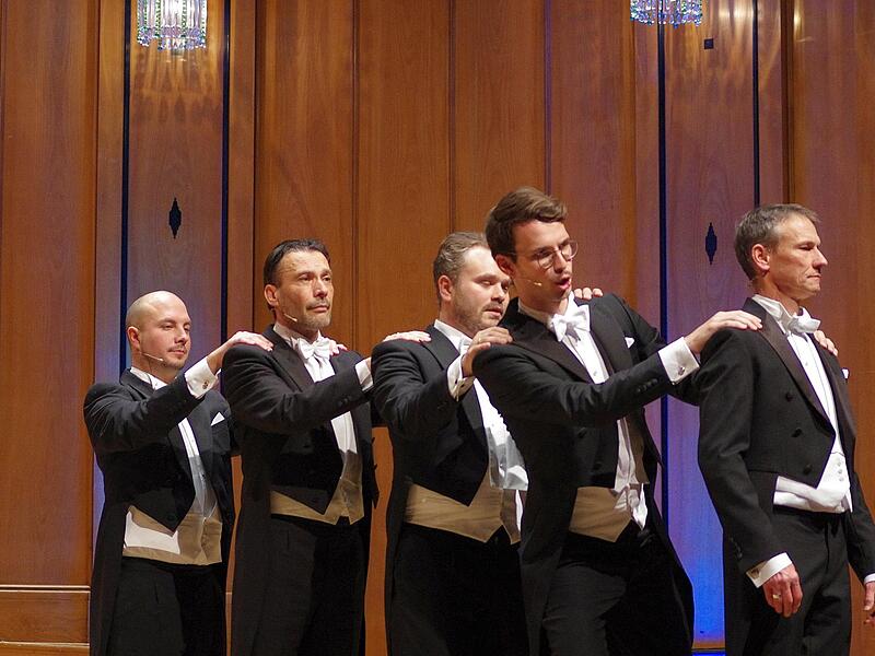 Ein musikalisch-nostalgische Zeitreise boten die &bdquo;Munich Harmonists&ldquo;.