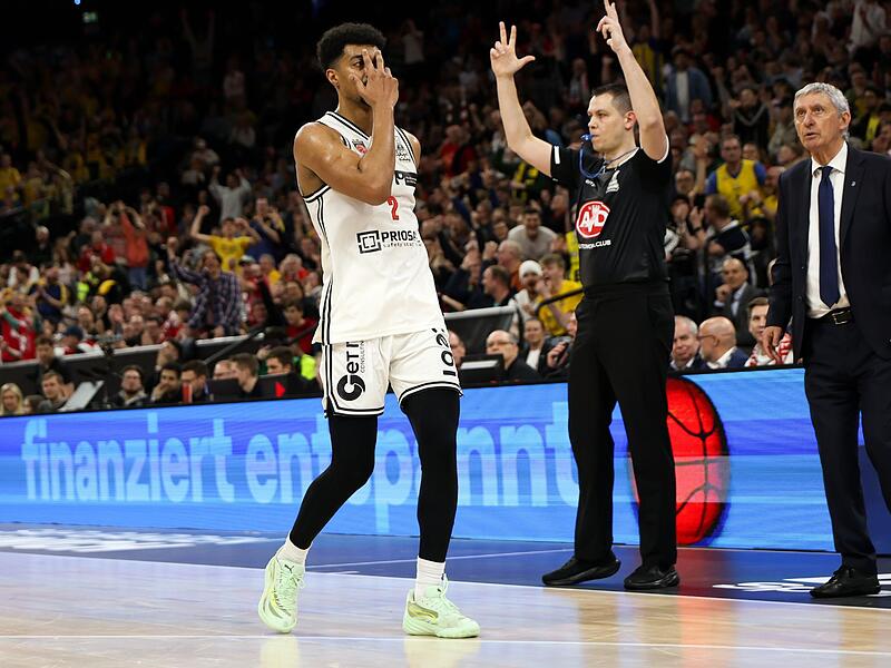 Ibi Watson und seine Bamberger drehten im Pokalhalbfinale im SAP Garden auf, Svetislav Pesic schaute entt&auml;uschte drein. Am Sonntag kommt es zum Wiedersehen in der Brose-Arena.