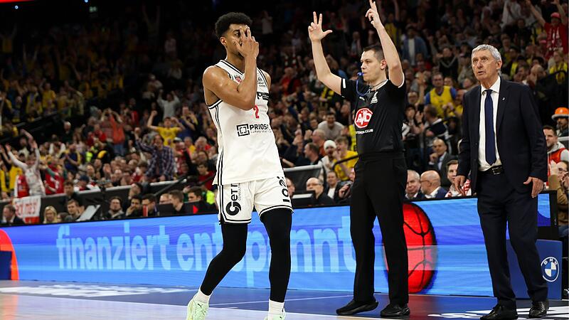 Ibi Watson und seine Bamberger drehten im Pokalhalbfinale im SAP Garden auf, Svetislav Pesic schaute entt&auml;uschte drein. Am Sonntag kommt es zum Wiedersehen in der Brose-Arena.
