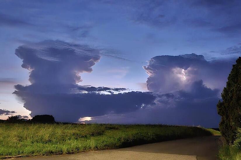 F&uuml;nf bis zehn  Kilometer waren die Wolken hoch.