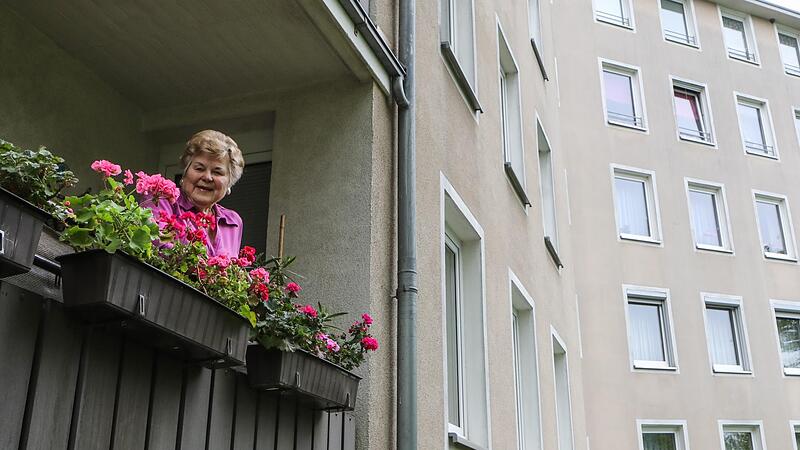 Zur Corona-Weihnacht kamen        die Enkelkinder zum Balkon &ndash; Geschenke wurden rauf- und runtergereicht, sagt Ingrid Hoch.Forchheim & Fr&auml;nkische Schweiz