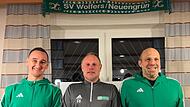 Wölfe-Trainer Frank Hauck bei seiner Vorstellung mit Sportvorstand Manuel Horn (links) und Vorsitzendem Markus Schütz (rechts).