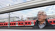 Die Lärmschutzwände am       Forchheimer Bahnhof sind so, wie sich    Otwin Schneider das  auch für die   Jean Paul Straße  vorstellt.Forchheim & Fränkische Schweiz