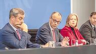 Schwarz-Rot beschlie&szlig;t den Tankrabatt: Die Koalitionspartner (von links) Markus S&ouml;der (CSU), Friedrich Merz (CDU), B&auml;rbel Bas (SPD) und Lars Klingbeil (SPD) am Montagvormittag bei der Pressekonferenz.