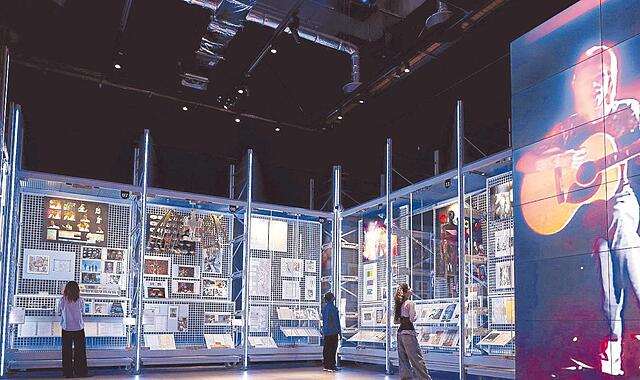 Alles Bowie hier: Das David Bowie Centre im Londoner V&A East Storehouse widmet sich den Facetten des 2016 gestorbenen Giganten der Popkultur.