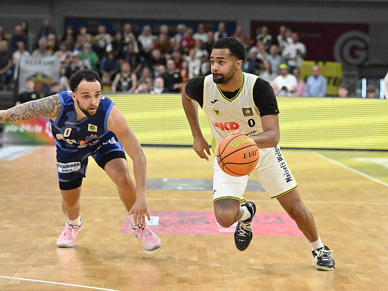 Sport Basketball 2. Bundesliga PROA Saison 2025 / 2026  32. Spieltag  am Samstag  18.04.2026  Spielbeginn 19.00 h Spielort  Bayreuth Oberfrankenhalle BBC  Bayreuth gegen Phoenix Hagen Halbzeitergebnis  44:47 Endstand 91:95 Kyle Sturdivant Marcus Graves
