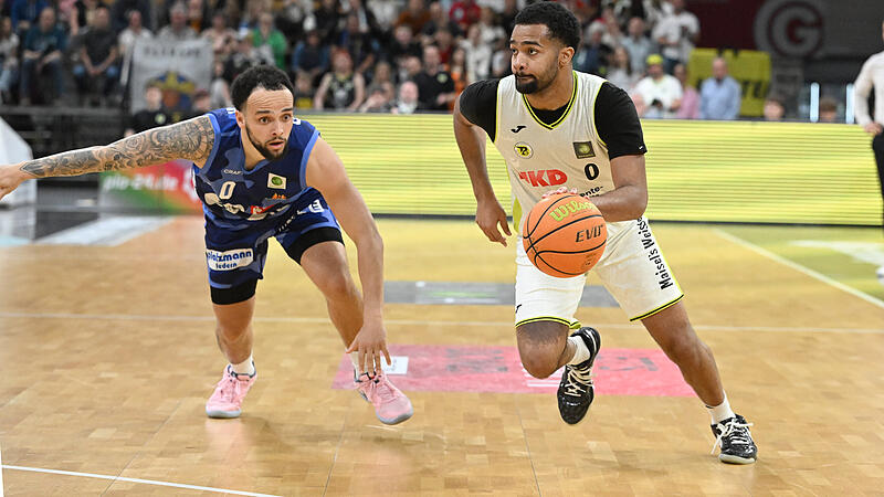 Sport Basketball 2. Bundesliga PROA Saison 2025 / 2026  32. Spieltag  am Samstag  18.04.2026  Spielbeginn 19.00 h Spielort  Bayreuth Oberfrankenhalle BBC  Bayreuth gegen Phoenix Hagen Halbzeitergebnis  44:47 Endstand 91:95 Kyle Sturdivant Marcus Graves