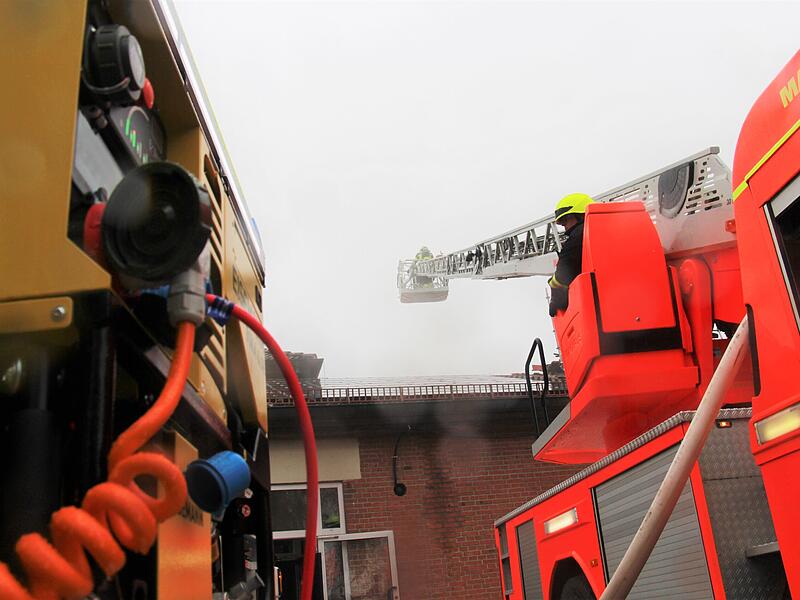 Brand im Schulschwimmbad AdelsdorfBrand im Schulschwimmbad Adelsdorf