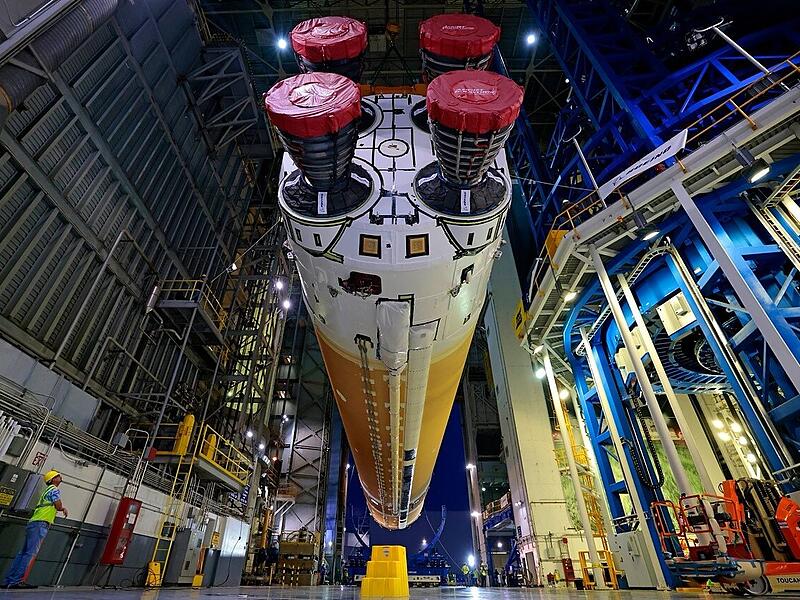 Bild 1 - Rocket+RS25 NASAMichael DeMocker).jpeg Bild 1 - Rocket+RS25 NASAMichael DeMocker).jpeg