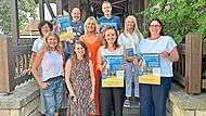 Freude über den Start des „Bewegten Sommers“, v.l. (vorne) Christel Beez (TSV Stockheim), Dr. Jessica Scholz, Andrea Hahn (Gesundheitsamt Kronach), Annegret Kestler (VHS), Mitte: Kristina Fritz (Mobile Jugendarbeit im Landkreis), Silvia Werner, El... Freude über den Start des „Bewegten Sommers“, v.l. (vorne) Christel Beez (TSV Stockheim), Dr. Jessica Scholz, Andrea Hahn (Gesundheitsamt Kronach), Annegret Kestler (VHS), Mitte: Kristina Fritz (Mobile Jugendarbeit im Landkreis), Silvia Werner, El...