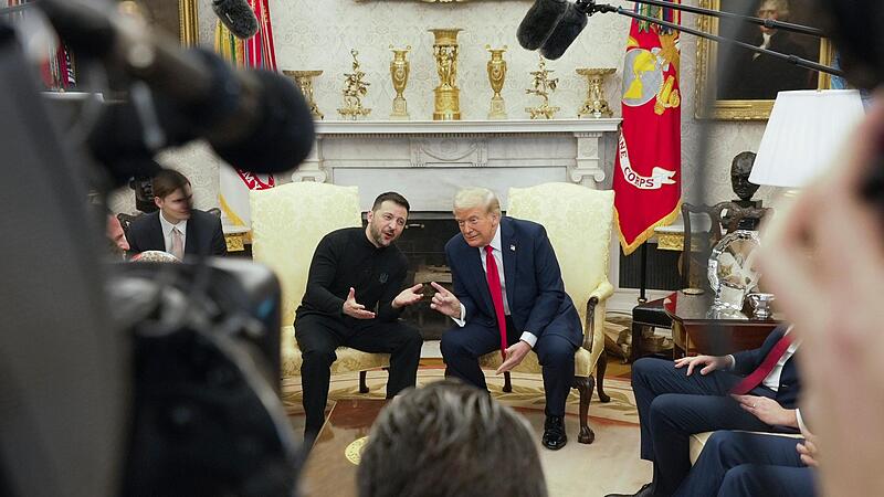 US-Pr&auml;sident Donald Trump (Mitte r.) trifft den ukrainischen Pr&auml;sidenten Wolodymyr Selenskyj (Mitte l.) im Oval Office des Wei&szlig;en Hauses.