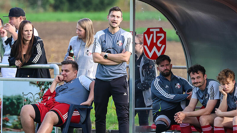 Weißenbrunns Trainer Sebastian Tresch war in der ersten Halbzeit mit der Chancenverwertung nicht zufrieden.