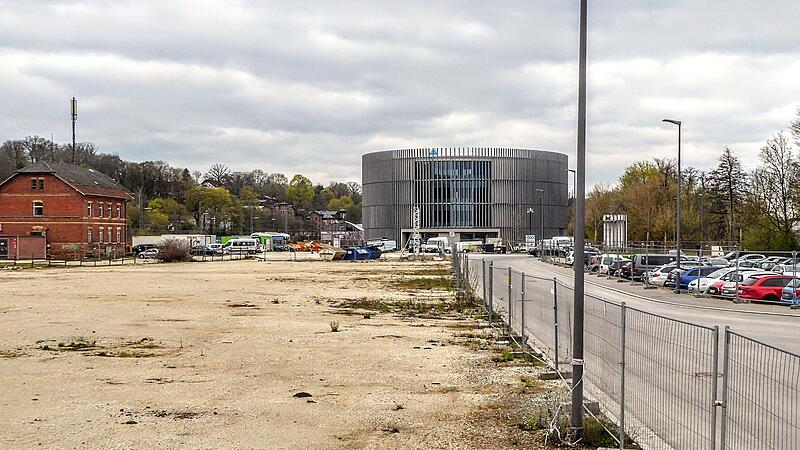 Pl&auml;ne vorgestellt und beschlossen: Am Globe in Coburg soll bis Anfang Oktober ein Parkplatz entstehen.