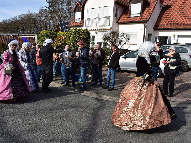 Viel los beim Hiltpoltsteiner Straßenfasching 2025 am FaschingsdienstagViel los beim Hiltpoltsteiner Straßenfasching 2025 am Faschingsdienstag Viel los beim Hiltpoltsteiner Straßenfasching 2025 am Faschingsdienstag