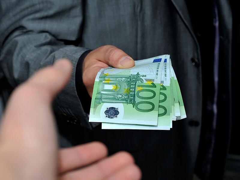 Ein 60-jähriger Lichtenfelser wollte seine Rente aufbessern. Jetzt stand er wegen Geldwäsche vor Gericht und wurde verurteilt, auch wenn er selbst ein Opfer war.