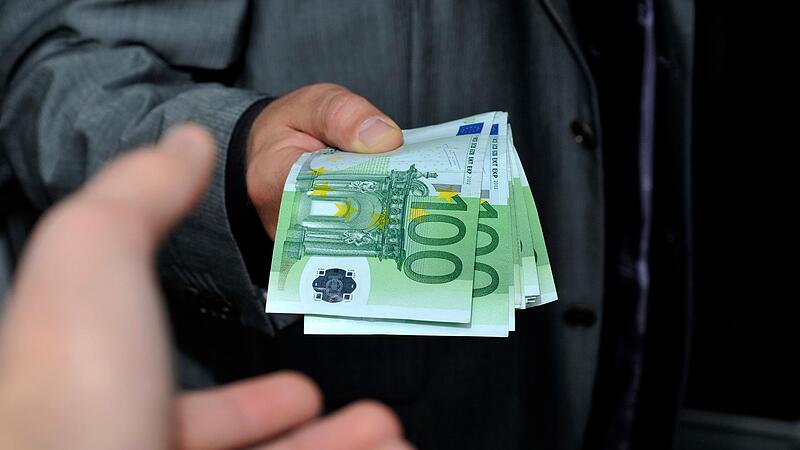 Ein 60-jähriger Lichtenfelser wollte seine Rente aufbessern. Jetzt stand er wegen Geldwäsche vor Gericht und wurde verurteilt, auch wenn er selbst ein Opfer war.
