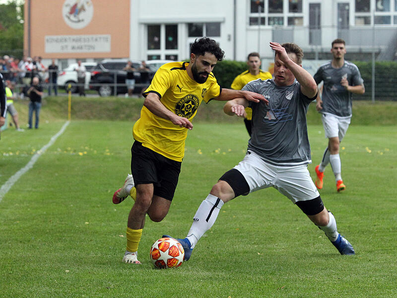 In der Bezirksliga-Saison noch torlos, hat Rabbie Khalil (l.) vergangene Saison in der Kreisklasse insgesamt 33 Tore für den SV Merkendorf erzielt. In der Bezirksliga-Saison noch torlos, hat Rabbie Khalil (l.) vergangene Saison in der Kreisklasse insgesamt 33 Tore für den SV Merkendorf erzielt.