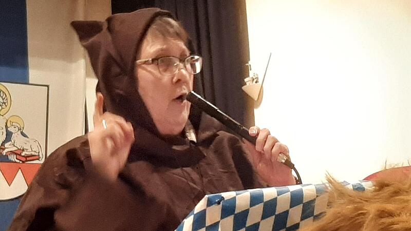 Julitta Ott las als Schwester Barnabas erstmals die Leviten. Julitta Ott las als Schwester Barnabas erstmals die Leviten.