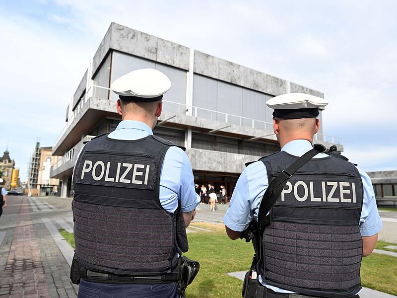 Bundesverfassungsgericht prüft Bayerns Polizeigesetz Bundesverfassungsgericht prüft Bayerns Polizeigesetz