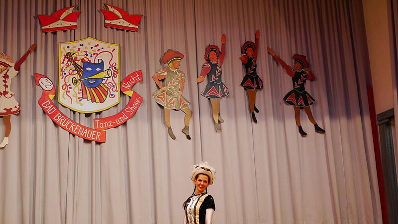 Das Tanzmariechen der 1. Gro&szlig;en Bad Br&uuml;ckenauer Karnevalsgesellschaft, Melina, zeigte eine Kostprobe ihres K&ouml;nnens