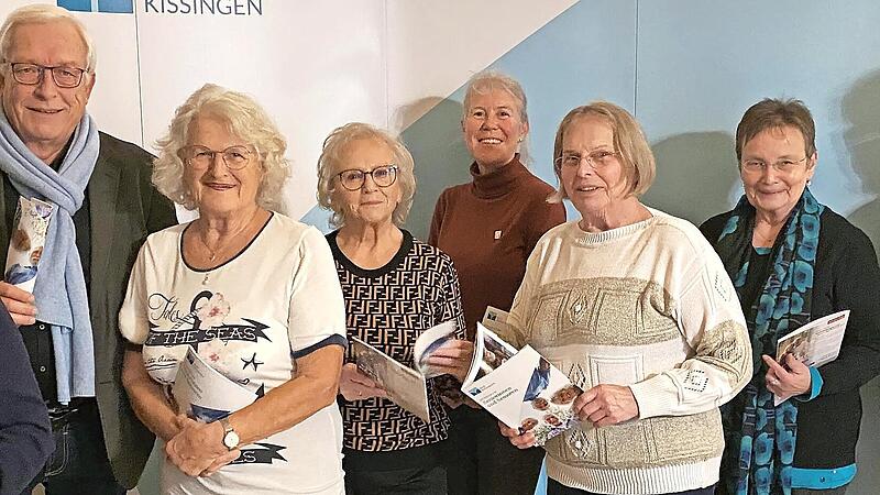 Die K&ouml;pfe hinter der Neuauflage (von links): Seniorenbeir&auml;tin Maria Johannh&ouml;rster, Beiratsvorsitzender Hermann-Josef Dresbach, die Beir&auml;tinnen Heidemarie Kessner und Bernhilde Sebald-Roth, die Stadtratsbeauftragte f&uuml;r Seniorenangelegenheiten, Mar...