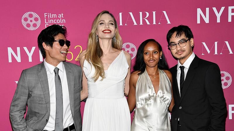 Angelina Jolie mit ihren Kindern Pax (l-r), Zahara und Maddox Angelina Jolie mit ihren Kindern Pax (l-r), Zahara und Maddox