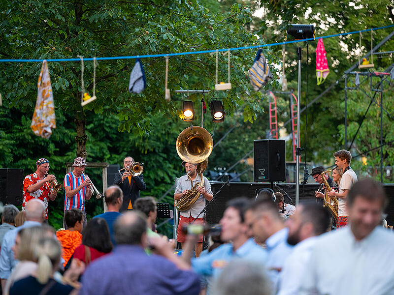 ZirkArt Festival Forchheim / Eröffnungsgala 8.9.2023 / Anarchist BRass Collective (DE)ZirkArt-Festival Forchheim 2023 ZirkArt Festival Forchheim / Eröffnungsgala 8.9.2023 / Anarchist BRass Collective (DE)ZirkArt-Festival Forchheim 2023