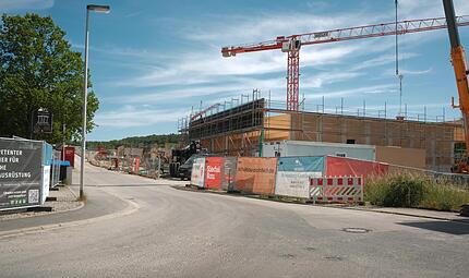 Stra&szlig;enbauarbeiten finden von Sonntag, 15. Juni, bis Samstag, 12. Juli, im Bereich der Henneberg-Grundschule statt.