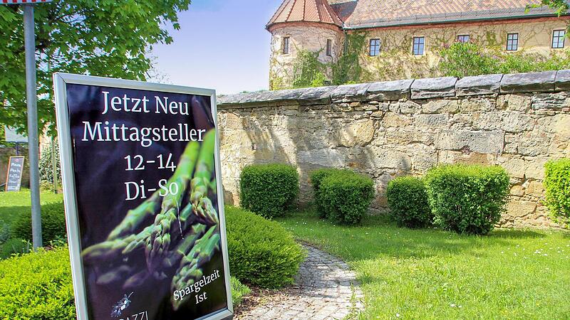 Nur ein Essensangebot unter der Woche in Wiesenthau: Mittagstisch beim Italiener im Schlosshof.Forchheim & Fr&auml;nkische Schweiz