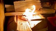 Lange war es verpönt, mittlerweile haben die Deutschen die Liebe zum Heizen mit Holz neu entfacht. 14 Millionen Feuerstätten sind aktuell registriert. Lange war es verpönt, mittlerweile haben die Deutschen die Liebe zum Heizen mit Holz neu entfacht. 14 Millionen Feuerstätten sind aktuell registriert.