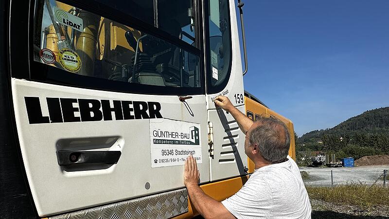 Das Team des Verwerters ist geschockt, als es die Schriftzüge entdeckte: Sofort werden alle extremistischen Schriftzüge entfernt.