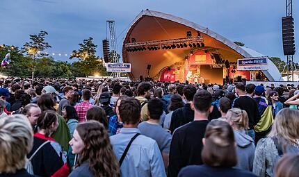 Das 36. Umsonst und Draussen Festival beginnt am Donnerstag auf den W&uuml;rzburger Mainwiesen. Welche Konzerte sollte man nicht verpassen?