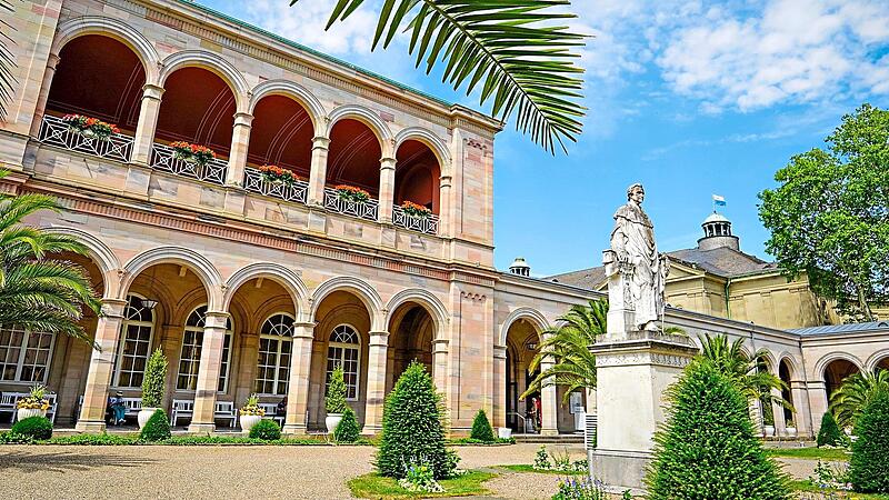 Am Montag, 20. Juli, findet die Info-Tour &bdquo;F&uuml;hrung durch die Unesco-Welterbe-Kuranlagen und die Altstadt&ldquo; von Bad Kissingen statt. Beginn ist um 11 Uhr. Die Tour startet inmitten des Kurgartens vor dem prachtvollen Arkadenbau und f&uuml;hrt in den idyl...