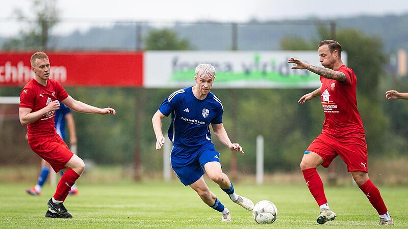Kurz vor und nach dem Halbzeitpfiff waren die Buckenhofener (rot) gnadenlos effizient.Forchheim & Fr&auml;nkische Schweiz