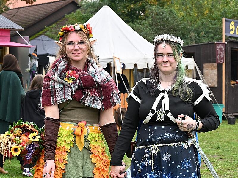 Fantasievoll und detailverliebt: In Hemhofen steht an diesem Wochenende wieder einmal alles im Zeichen von Mittelalter und Fantasy. Das bunte Treiben geht noch bis Sonntagabend.