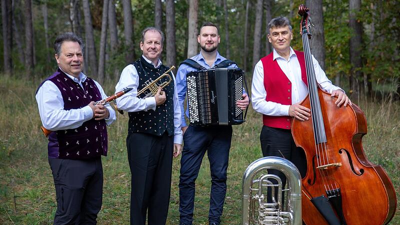 Das Ensemble Kilian, Kolonat und TonArt besteht aus Sebastian Strempel (Trompete), Andreas G&uuml;ntsch (Klarinette), Sini&scaron;a Ljubojevic (Akkordeon), Kilian Moritz (Tuba und Kontrabass).