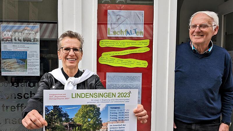 Lachfalten Gesch&auml;ftsf&uuml;hrerin Anja Schneider (52) und Herbert Schmidt (77), Gr&uuml;nder der Bad Kissinger Senioren-Initiative ,Menschen treffen Menschen