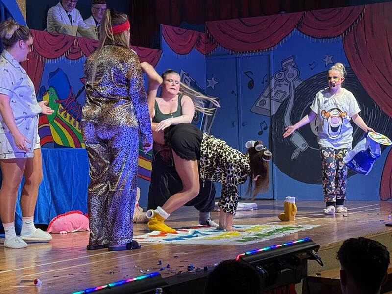 F&uuml;nf Stunden buntes Treiben, bei dem Altbekannte ebenso f&uuml;r Unterhaltung sorgten wie neue Acts, gab es beim NCC in N&uuml;dlingen.