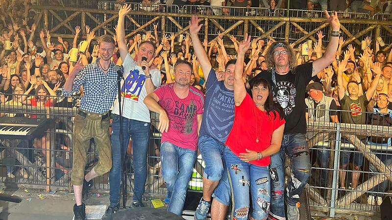 Die Moskitos bei ihrem letzten Annafest-Auftritt am Montag, 1. August 2022.Forchheim & Fr&auml;nkische Schweiz